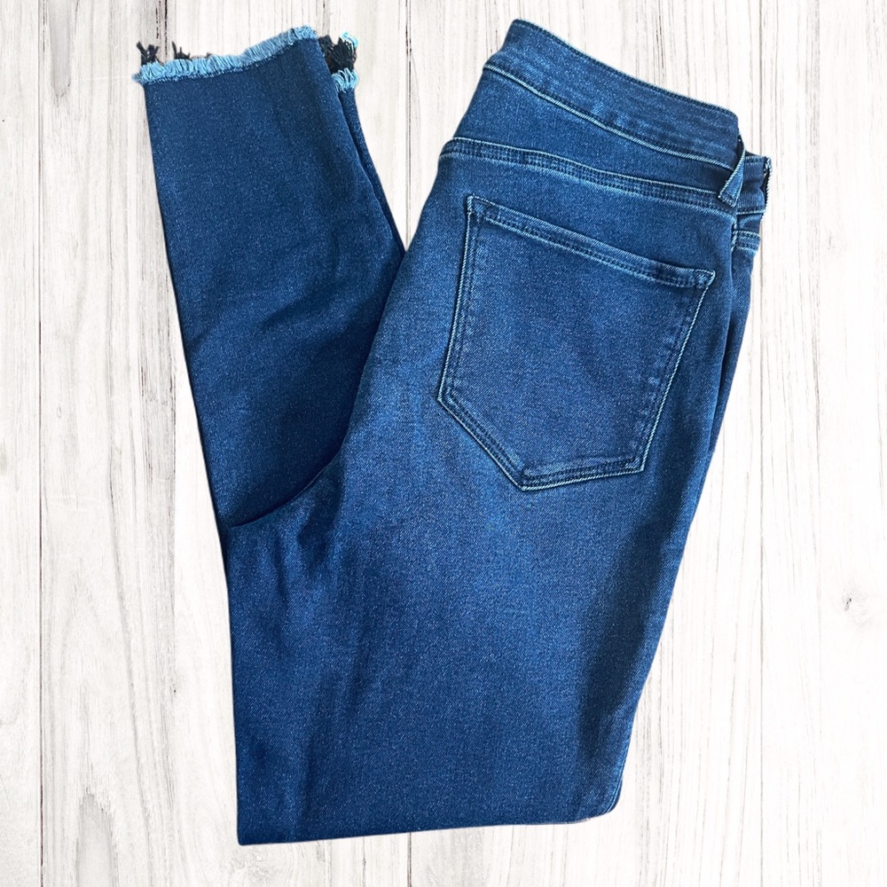 Old Navy Women’s Extra High Rise Rockstar Super Skinny Jeans Secret Slim Pockets - Picture 2 of 7